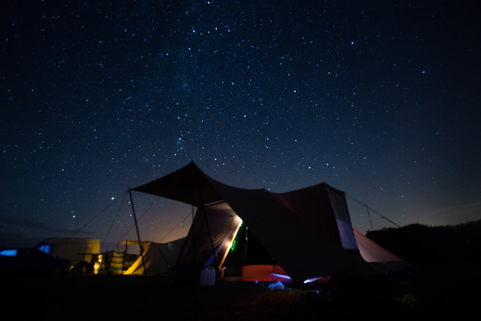 Camping en Vendée : les avantages de dormir à la belle étoile